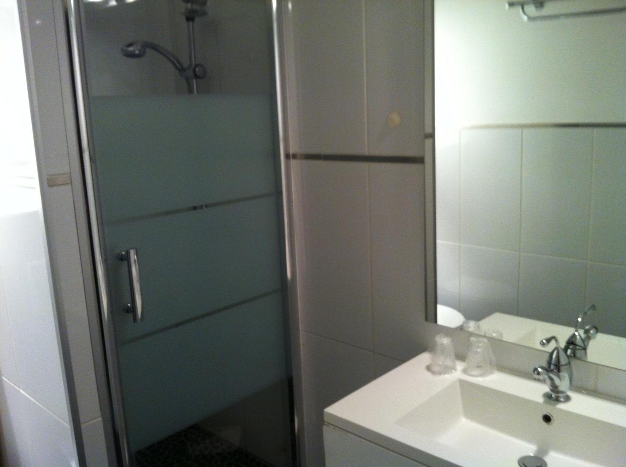 Hotel L'Eau Des Collines Marseille Bagian luar foto